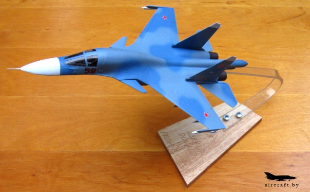 Модель самолета Су-34
