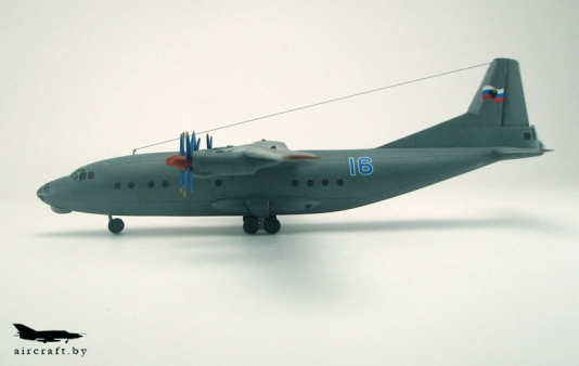 Модель самолета Ан-12 в Минске
