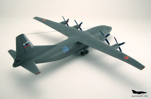 Модель самолета Ан-12 в Минске