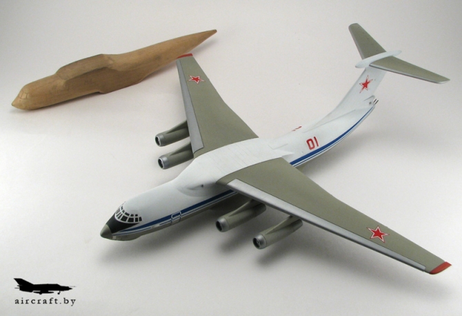 Модель самолета Ил-76 в Минске